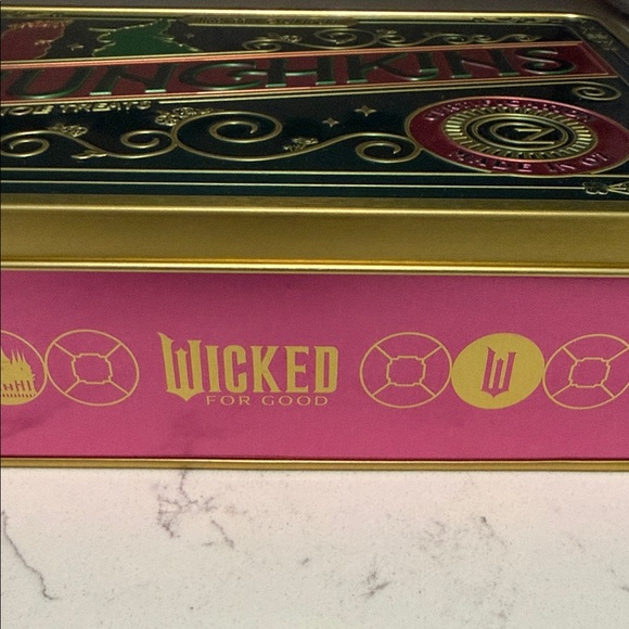 Wicked for good Munchkins Donut Hole Treats Tin. New!!! - Picture 2 of 7